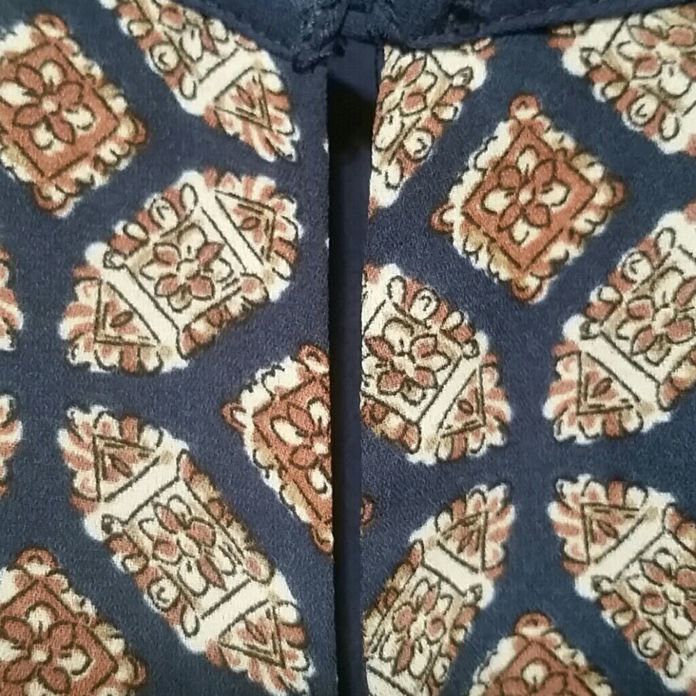 NWOT Black  Rainn Tile Print Top - Picture 4 of 8